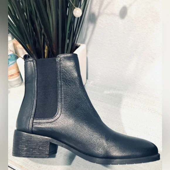 NEW Kenneth Cole Reaction Salt Chelsea Black Leather Ankle Bootie Women’s 7.5 - Picture 6 of 11
